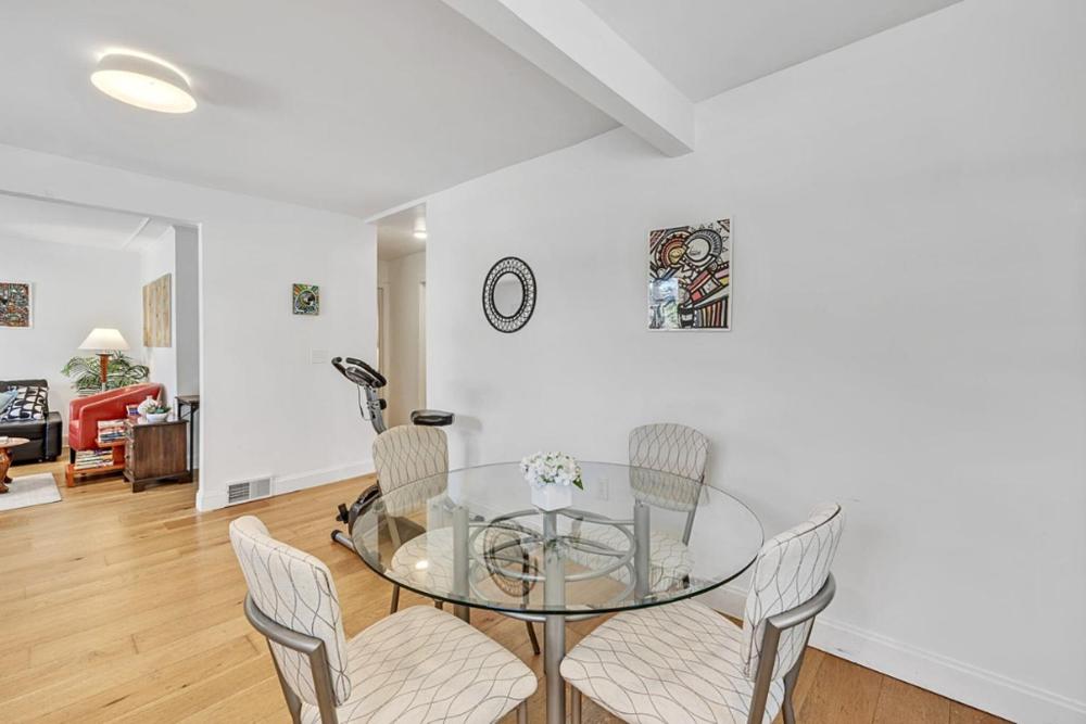 Executive Suite - Prime Location - Sleeps 6